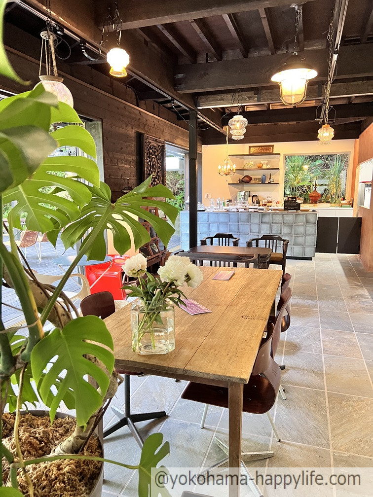 +h café kamakura 店内