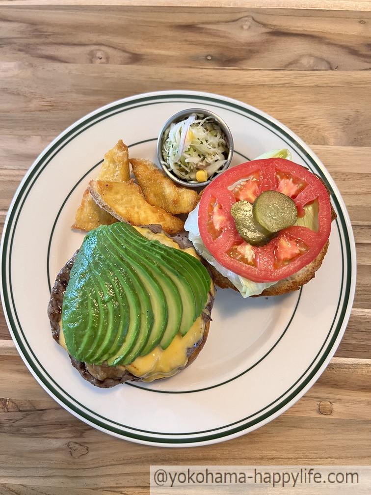 Craftsman's Burger チェダーチーズとアボカド